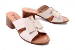 RIEKER REMONTE R8759-60 beige, klapki damskie. Brązowe klapki damskie Rieker Remonte, na lato, bez wzorów, ze skóry, bez obcasa, na obcasie, bez zapięcia. Za 329.90 zł.