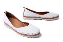 MANITU 840079-03 weiss, półbuty damskie. Białe półbuty damskie Manitu, na lato, bez wzorów, ze skóry, bez obcasa, bez zapięcia. Za 284.90 zł.