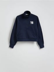 Bluza ze stójką - granatowy. Niebieskie bluzy damskie Reserved, l, bez wzorów, z bawełny, bez ramiączek, bez kaptura. W wyprzedaży za 49.99 zł.