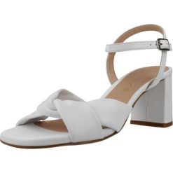 Sandały UNISA MEDWAY NTO Biały. Białe sandały damskie Unisa, bez wzorów, ze skóry, bez obcasa, bez zapięcia. Za 463.99 zł.