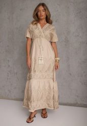 Beżowa Rozkloszowana Sukienka z Wiskozy Zdobiona Metalicznym Haftem Boho Harmiolea. Brązowe sukienki damskie Renee, na co dzień, m, z aplikacjami, z wiskozy, boho, bez kołnierzyka, bez ramiączek, maxi, proste. Za 139.99 zł.