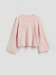Sweter z wełną i moherem - pastelowy róż. Czerwone swetry nierozpinane damskie Reserved, l, bez wzorów, z dzianiny, bez kołnierzyka, bez ramiączek. Za 259.99 zł.