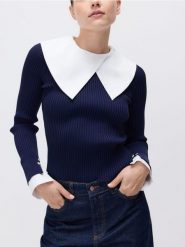 Sweter z ozdobnymi wstawkami - granatowy. Niebieskie swetry nierozpinane damskie Reserved, l, bez wzorów, z dzianiny, bez kołnierzyka, bez ramiączek. Za 139.99 zł.