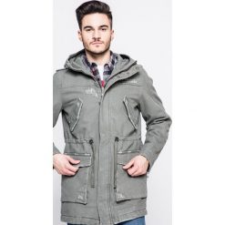 Review - Parka. Zielone parki męskie Review, l, bez wzorów, z bawełny, bez kołnierzyka, z kapturem. W wyprzedaży za 399.90 zł.