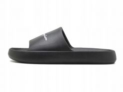 Klapki na co dzień Sportowe Champion Soft Slipper Na Basen. Czarne klapki damskie Champion, bez wzorów, z gumy, sportowe, bez obcasa, bez zapięcia. Za 109.00 zł.
