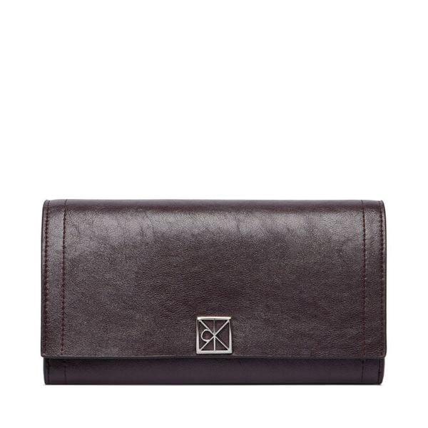 Portfel Calvin Klein. Brązowe portfele damskie Calvin Klein. Za 329.99 zł.