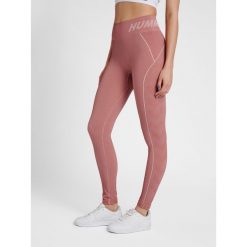 Damskie legginsy mid-rise Hummel TE Christel. Fioletowe legginsy damskie Hummel, bez wzorów, z dzianiny. Za 153.00 zł.