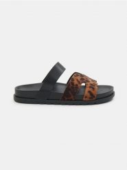 Klapki z panterką - wielobarwny. Klapki damskie Sinsay, bez wzorów, bez obcasa, bez zapięcia. Za 49.99 zł.