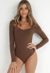 Brązowe Body z Kwadratowym Dekoltem Phicise. Brązowe body Born2be, bez wzorów, z jeansu. Za 39.99 zł.