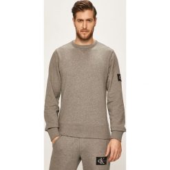Calvin Klein Jeans - Bluza. Szare bluzy męskie Calvin Klein Jeans, l, bez wzorów, z bawełny, bez ramiączek, bez kaptura. Za 389.90 zł.