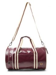 Fred Perry torba na ramię - Classic Barrel Bag Mężczyźni Syntetyczny czerwony, ONE SIZE. Czerwone torby na ramię męskie Fred Perry, ze skóry, na ramię. Za 599.95 zł.