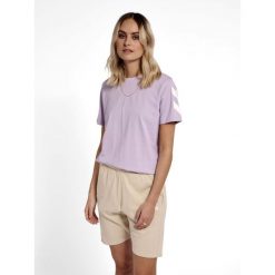 Koszulka damska Hummel Legacy. Czerwone bluzki damskie Hummel, bez wzorów, sportowe, bez kołnierzyka, bez ramiączek. Za 114.00 zł.