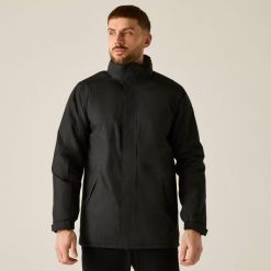 Długa parka Regatta. Czarne parki męskie Regatta, bez wzorów, sportowe, bez kołnierzyka, bez kaptura. Za 192.25 zł.