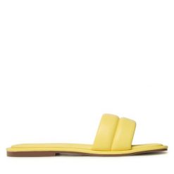 Klapki Surface Project. Żółte klapki damskie Surface Project, bez wzorów, bez obcasa, bez zapięcia. Za 299.99 zł.