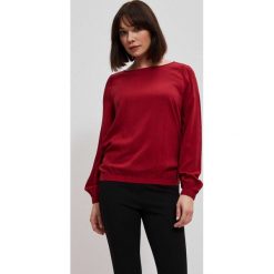 Wiskozowa koszula bordowa. Czerwone koszule damskie MOODO, xs, bez wzorów, z wiskozy, bez kołnierzyka, bez ramiączek. W wyprzedaży za 26.99 zł.