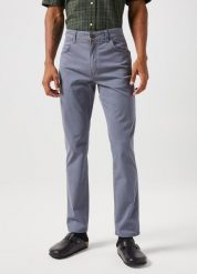 WRANGLER MĘSKIE SPODNIE MATERIAŁOWE LARSTON TURBULENCE 112351260 W18S017990. Spodnie materiałowe męskie Wrangler, bez wzorów, z materiału. Za 219.99 zł.