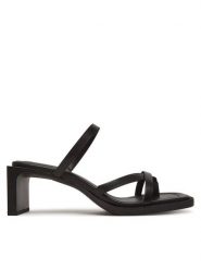 Tommy Jeans Klapki The Soho Sandal EN0EN02781 Czarny. Czarne klapki damskie Tommy Jeans, bez wzorów, z jeansu, bez obcasa, bez zapięcia. Za 239.99 zł.