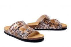 DR. BRINKMANN 700884-23 bronze, klapki damskie. Brązowe klapki damskie Dr. Brinkmann, bez wzorów, bez obcasa, bez zapięcia. Za 148.67 zł.