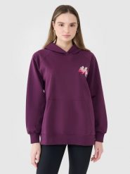 4F Bluza dresowa oversize nierozpinana z kapturem damska - fioletowa XS/S. Fioletowe bluzy damskie 4F, s, bez wzorów, z bawełny, klasyczne, bez ramiączek, z kapturem. W wyprzedaży za 79.99 zł.
