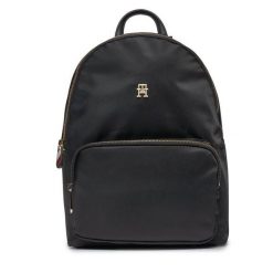 Plecak Tommy Hilfiger. Czarne plecaki damskie Tommy Hilfiger, bez wzorów. Za 299.99 zł.