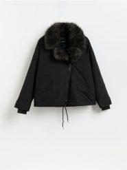 Kurtka parka - czarny. Czarne parki damskie Reserved, l, bez wzorów, z tkaniny, bez kaptura. Za 299.99 zł.