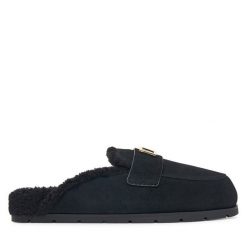 Klapki Armani Exchange. Czarne klapki damskie Armani Exchange, bez wzorów, bez obcasa, bez zapięcia. Za 839.99 zł.