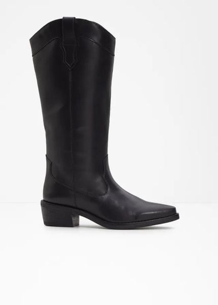 Kozaki kowbojki. Czarne kozaki damskie bonprix, bez wzorów, bez obcasa, bez zapięcia. Za 229.99 zł.