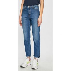 Lee - Jeansy Curved High Waist. Niebieskie jeansy damskie Lee, bez wzorów, z denimu, z podwyższonym stanem. W wyprzedaży za 229.90 zł.