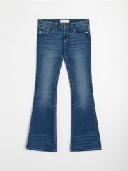 Jeansy flare z efektem sprania low waist - granatowy. Niebieskie jeansy damskie Sinsay, bez wzorów, z denimu. Za 69.99 zł.
