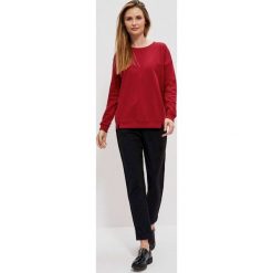 Prosta bluza bordowy. Czerwone bluzy damskie MOODO, xs, bez wzorów, z bawełny, bez ramiączek, bez kaptura. W wyprzedaży za 26.99 zł.