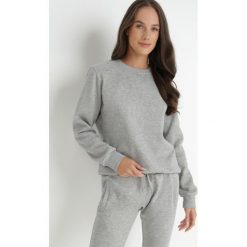 Szara Bluza Sotear. Szare bluzy damskie Born2be, na zimę, l, bez wzorów, z dzianiny, casualowe, bez ramiączek, bez kaptura. Za 34.99 zł.