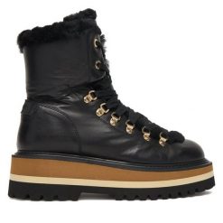 Trzewiki Bogner. Czarne botki damskie Bogner, bez wzorów, bez obcasa, na płaskiej podeszwie, bez zapięcia. Za 1,569.00 zł.