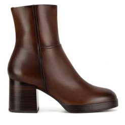 Botki Sergio Bardi. Brązowe botki damskie Sergio Bardi, bez wzorów, bez obcasa, na słupku, bez zapięcia. Za 369.99 zł.