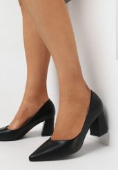 Czarne Czółenka Oaraneh. Czarne czółenka damskie Born2be, bez wzorów, eleganckie, bez obcasa, na obcasie, bez zapięcia. Za 64.99 zł.