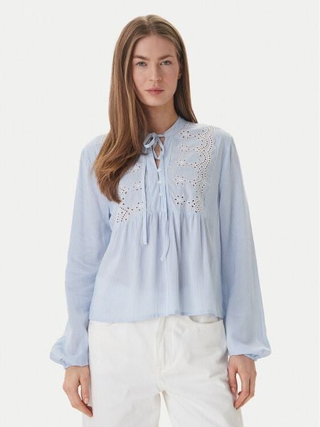 ONLY Bluzka Lennyo 15366732 Błękitny Regular Fit. Niebieskie bluzki damskie ONLY, s, bez wzorów, z wiskozy, bez kołnierzyka, bez ramiączek. Za 81.99 zł.