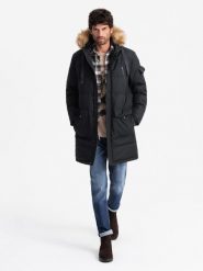 Długa ciepła kurtka męska typu parka z kapturem – czarna V2 OM-JALJ-0182 - XXL. Czarne kurtki męskie Ombre Clothing, l, z aplikacjami, z materiału, eleganckie, z kapturem. W wyprzedaży za 239.99 zł.