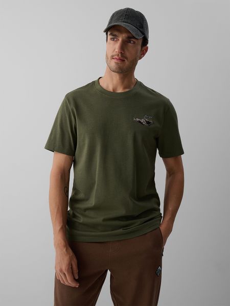 4F T-shirt regular z nadrukiem męski - khaki L. Brązowe koszulki sportowe męskie 4F, l, bez wzorów, z bawełny, bez ramiączek, trekkingowe. Za 69.99 zł.