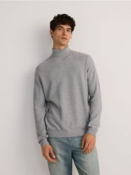 Bawełniany sweter z golfem - jasnoszary. Szare swetry męskie Reserved, l, bez wzorów, z bawełny, bez kołnierzyka, bez ramiączek. W wyprzedaży za 49.99 zł.