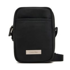 Saszetka Calvin Klein. Czarne saszetki i nerki męskie Calvin Klein, małe. Za 289.99 zł.