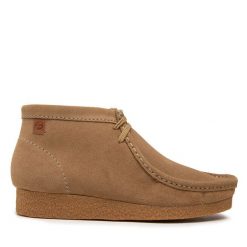 Trzewiki Clarks. Brązowe botki męskie Clarks, bez wzorów, bez obcasa, bez zapięcia. Za 359.99 zł.