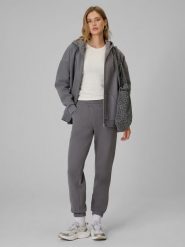 4F Spodnie dresowe joggery damskie - szare M. Szare spodnie dresowe damskie 4F, bez wzorów, z dresówki. Za 129.99 zł.