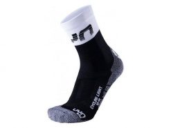 Skarpety do rolek UYN Light Mens Socks Black White 2021. Czarne skarpety męskie UYN, bez wzorów, z dzianiny. Za 74.99 zł.