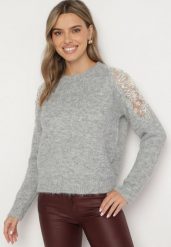 Jasnoszary Sweter Ozdobiony Cekinami Cyrkoniami i Perełkami z Wełną Tiavella. Szare swetry nierozpinane damskie Born2be, na zimę, l, z aplikacjami, z jeansu, bez kołnierzyka, bez ramiączek. Za 169.99 zł.