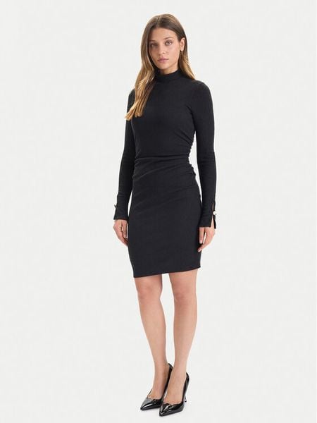 Guess Sukienka koktajlowa W5BK30 K0602 Czarny Regular Fit. Czarne sukienki damskie Guess, xxl, z aplikacjami, z syntetyku, wizytowe, bez kołnierzyka, bez ramiączek. Za 349.99 zł.