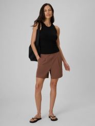 4F Spodenki casual damskie - brązowe XL. Brązowe szorty damskie 4F, bez wzorów, z dresówki, casualowe, z podwyższonym stanem. Za 99.99 zł.