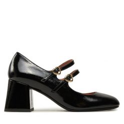 Czółenka LOVE MOSCHINO. Czarne czółenka damskie Love Moschino, bez wzorów, bez obcasa, bez zapięcia. Za 499.99 zł.