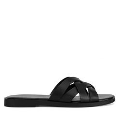 Klapki Lasocki. Czarne klapki damskie Lasocki, bez wzorów, bez obcasa, bez zapięcia. Za 139.99 zł.