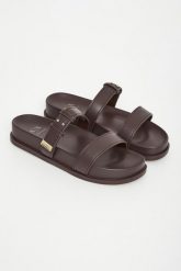 Klapki ARMANI EXCHANGE. Klapki damskie Armani Exchange, bez wzorów, bez obcasa, bez zapięcia. Za 629.00 zł.