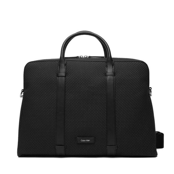 Torba na laptopa Calvin Klein. Czarne torby na laptopa damskie Calvin Klein, bez wzorów. Za 649.99 zł.