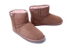 EMU AUSTRALIA T10103 Wallaby Mini Teens mushroom, botki damskie. Brązowe botki damskie Emu Australia, na zimę, bez wzorów, ze skóry, bez obcasa, bez zapięcia. Za 389.90 zł.